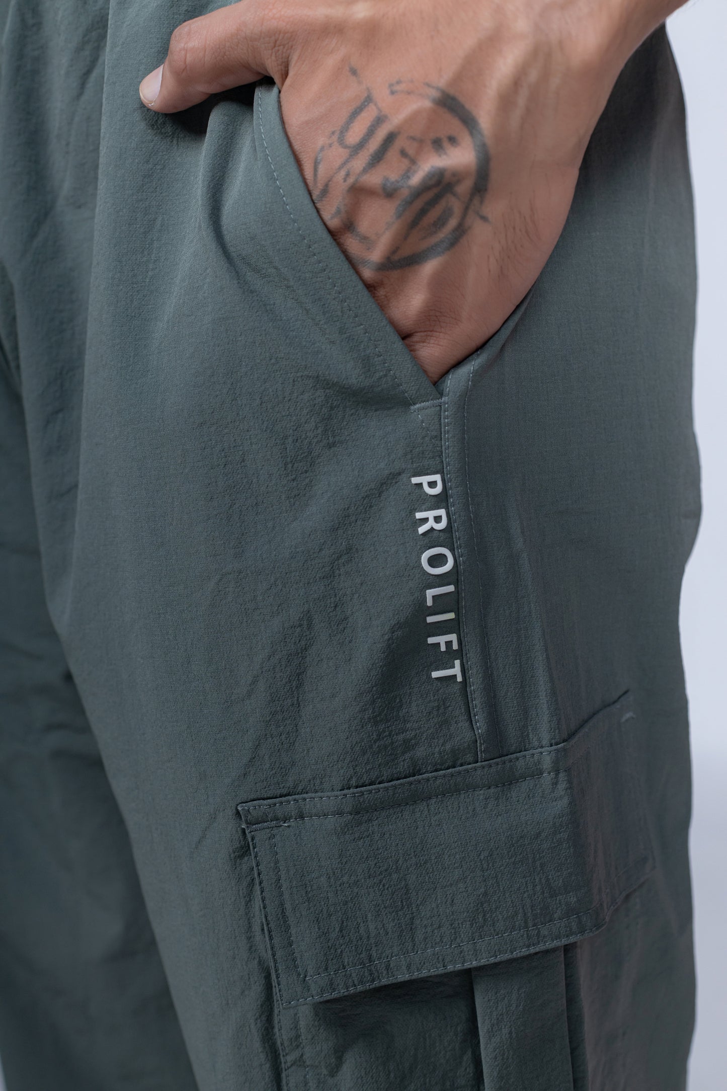 OVERSIZED CARGO PANTS